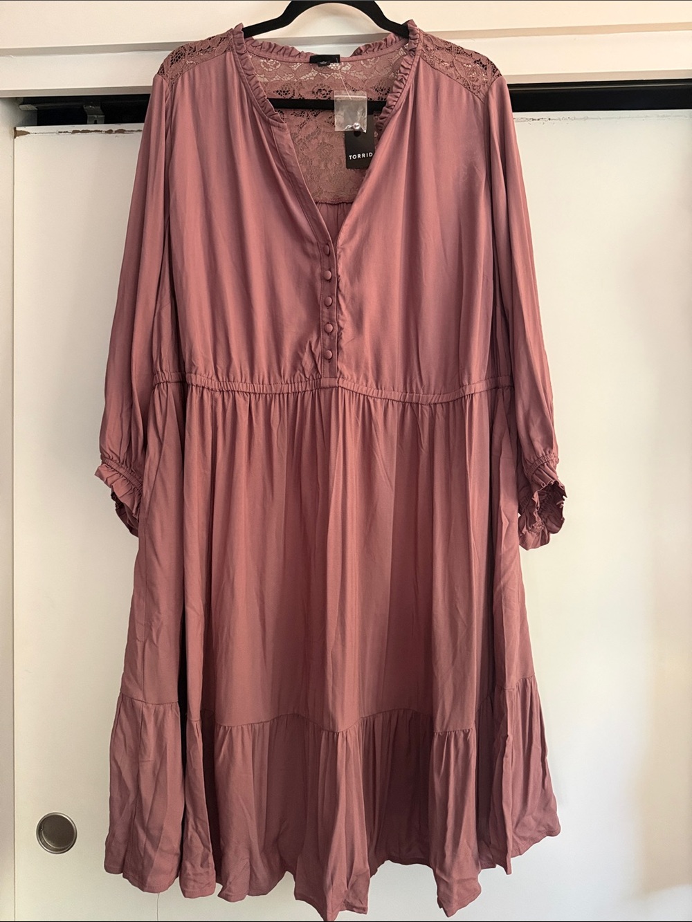 torrid dusty rose mauve tiered midi dress with lace yoke